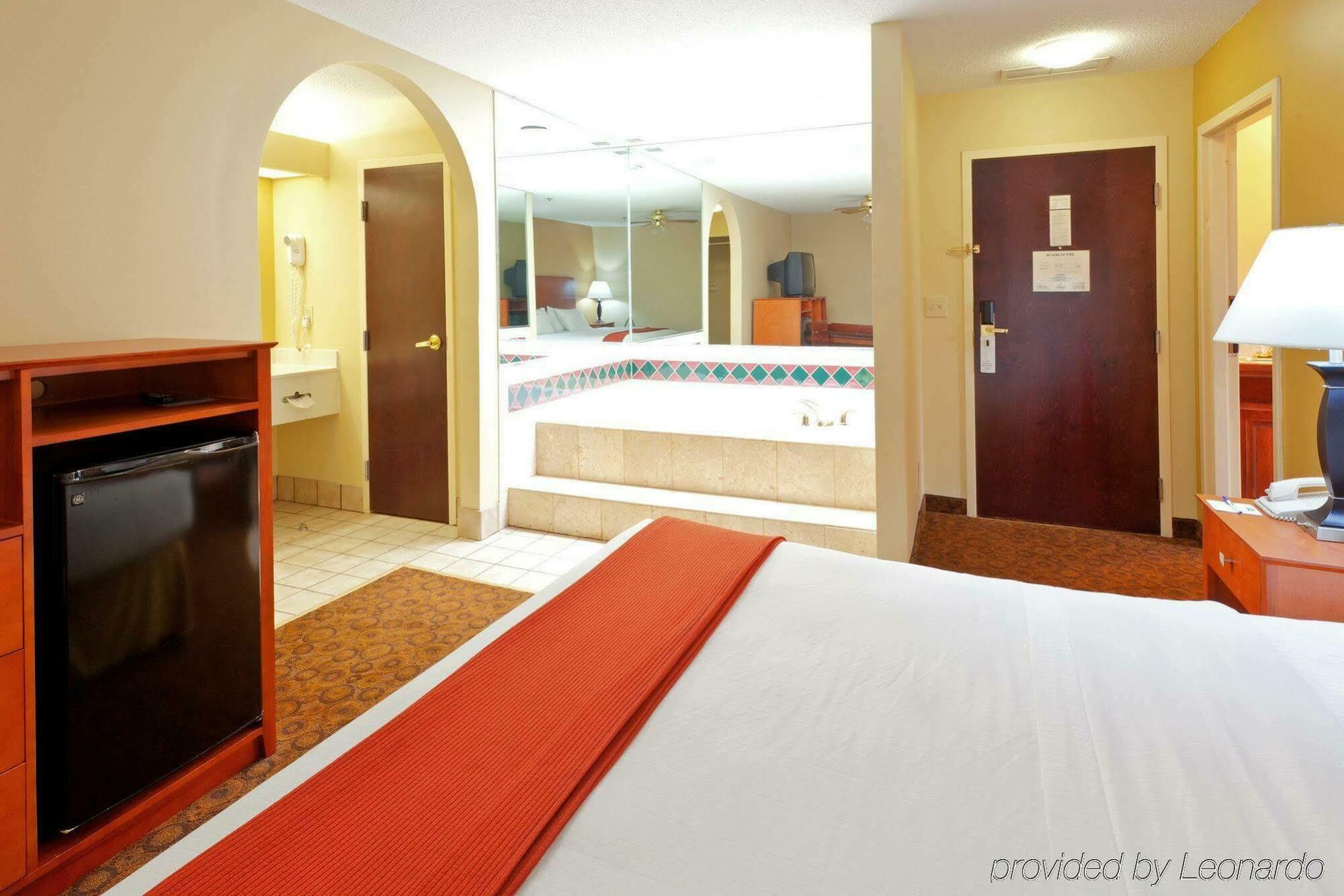 Holiday Inn Express Trussville By Ihg Oda fotoğraf